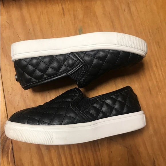 Toddler shoes size- 9 Steve Madden-quilted black - Picture 5 of 16